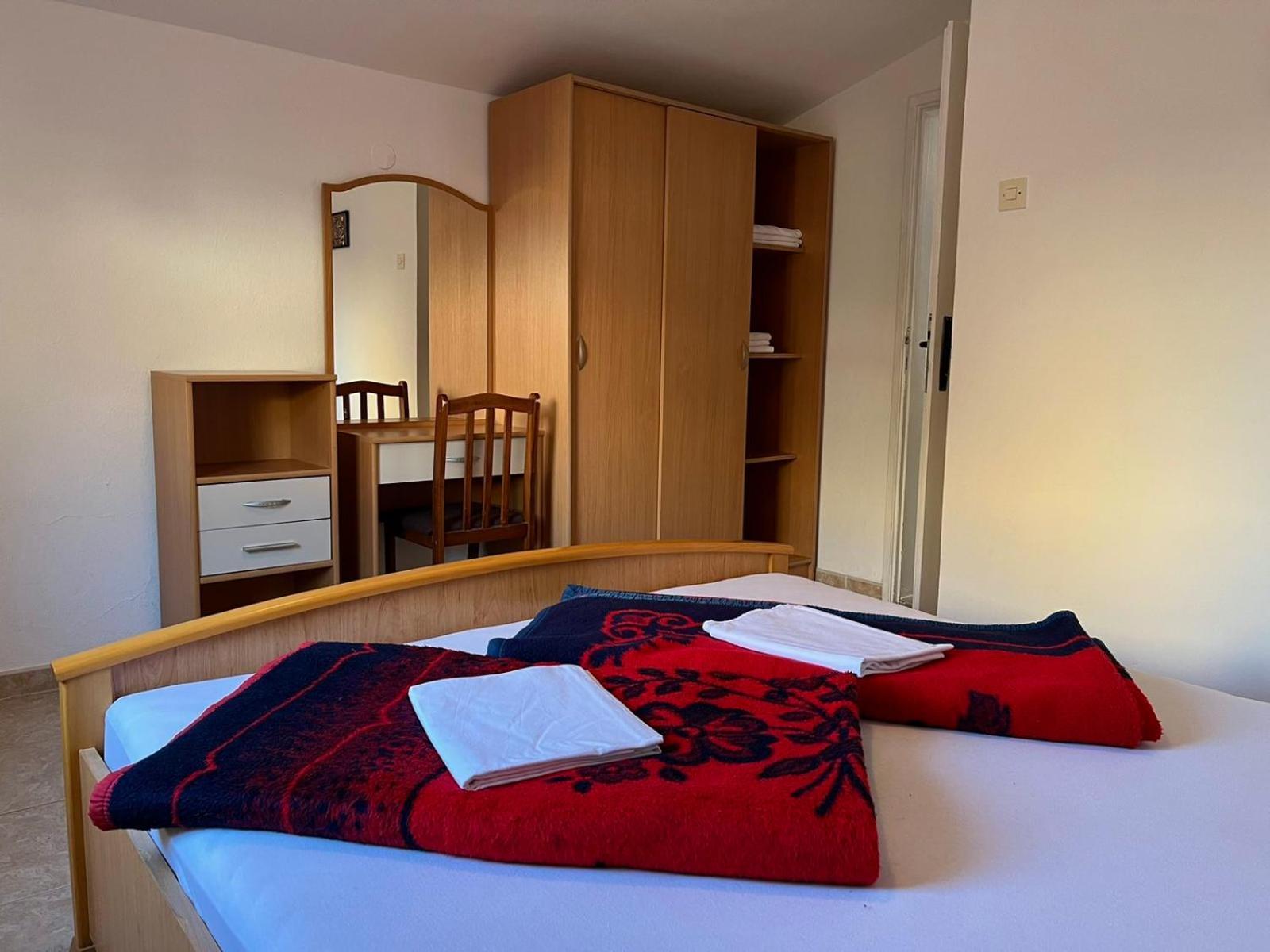 Apartments And Room Mv Petrovac Dış mekan fotoğraf