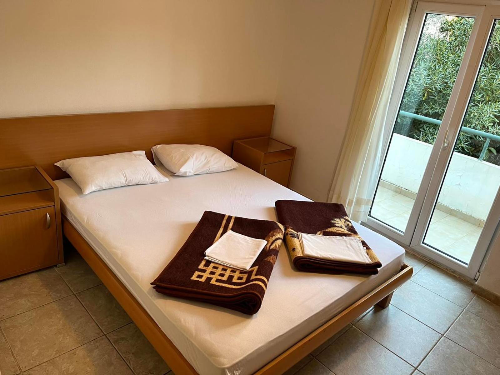 Apartments And Room Mv Petrovac Dış mekan fotoğraf